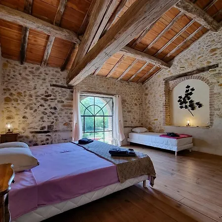 فيلة Moulin De Soie