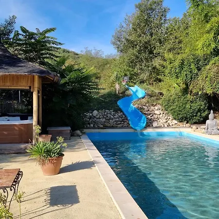 فيلة Moulin De Soie